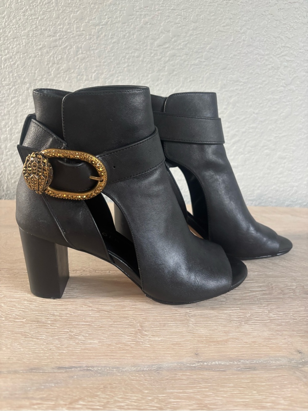 Kurt Geiger Black Leather open toe booties shootie $370 size 39